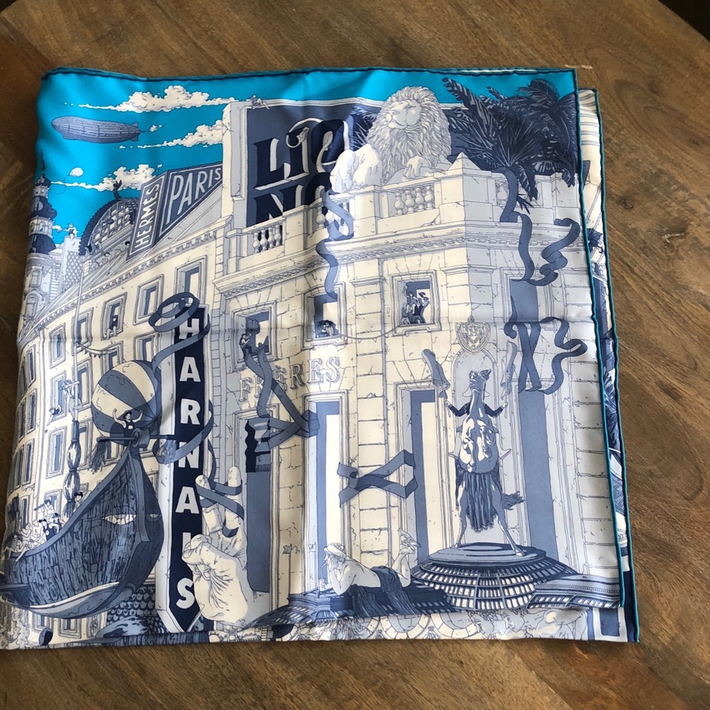 Brand new Hermès Scarf. 💯 authentic